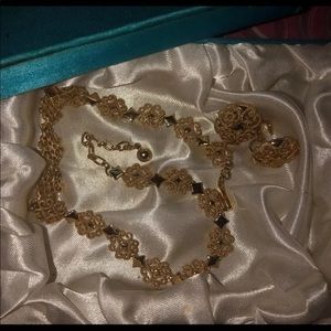 VINTAGE AVON clip earrings and necklace set